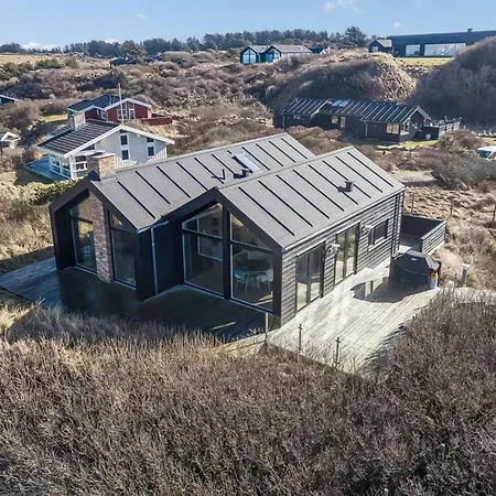 Nuka - 250m From The Sea By Interhome *