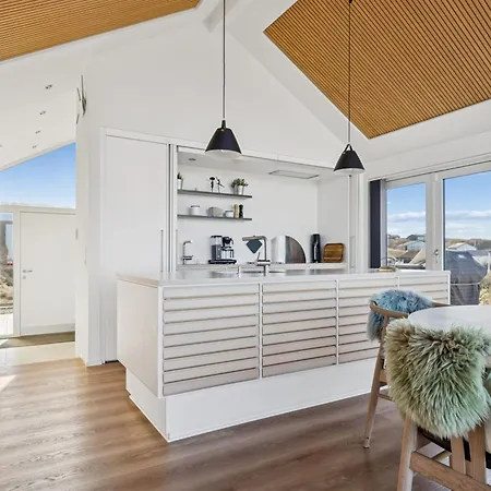 Nuka - 250m From The Sea By Interhome